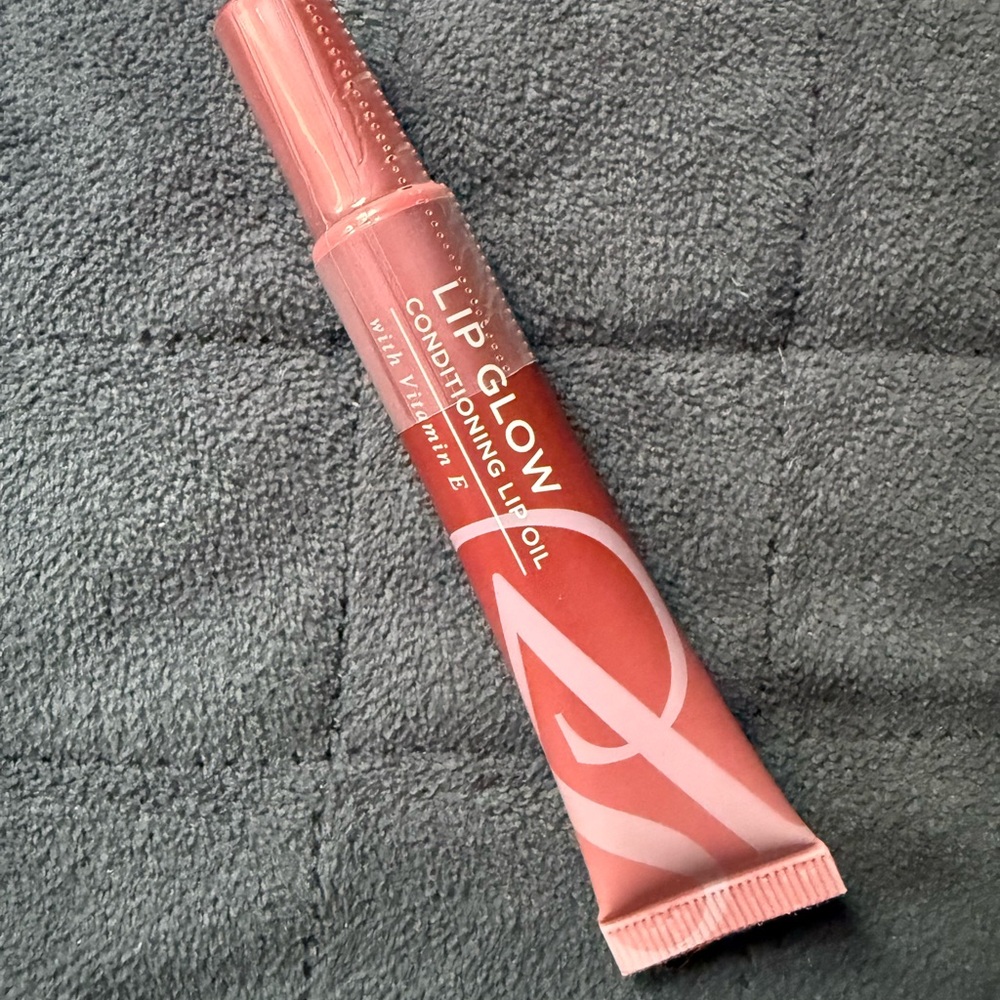 Victoria's Secret Lip Glow Conditioning Lip Oil 🆕 - Picture 6 of 8
